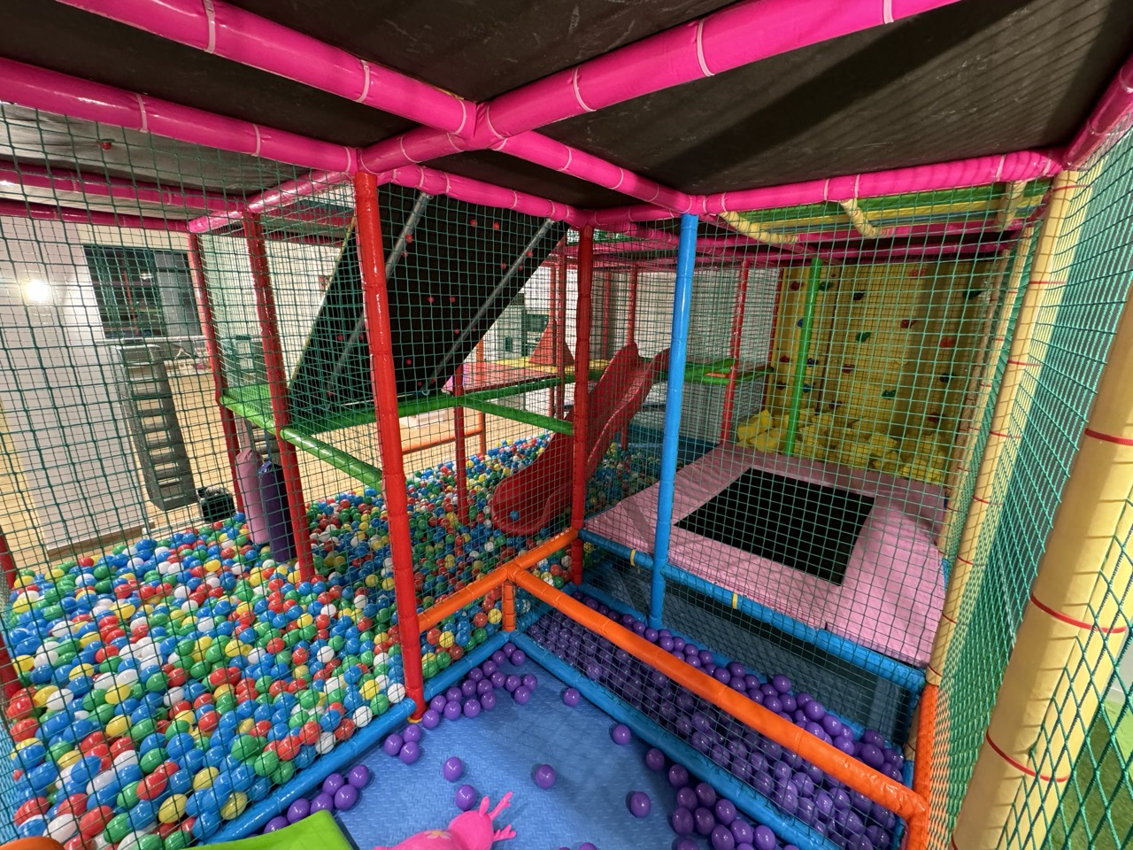 Cama elástica para niños